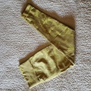 Gymshark Adapt Camo Seamless Leggings in Savannah Griffin Green